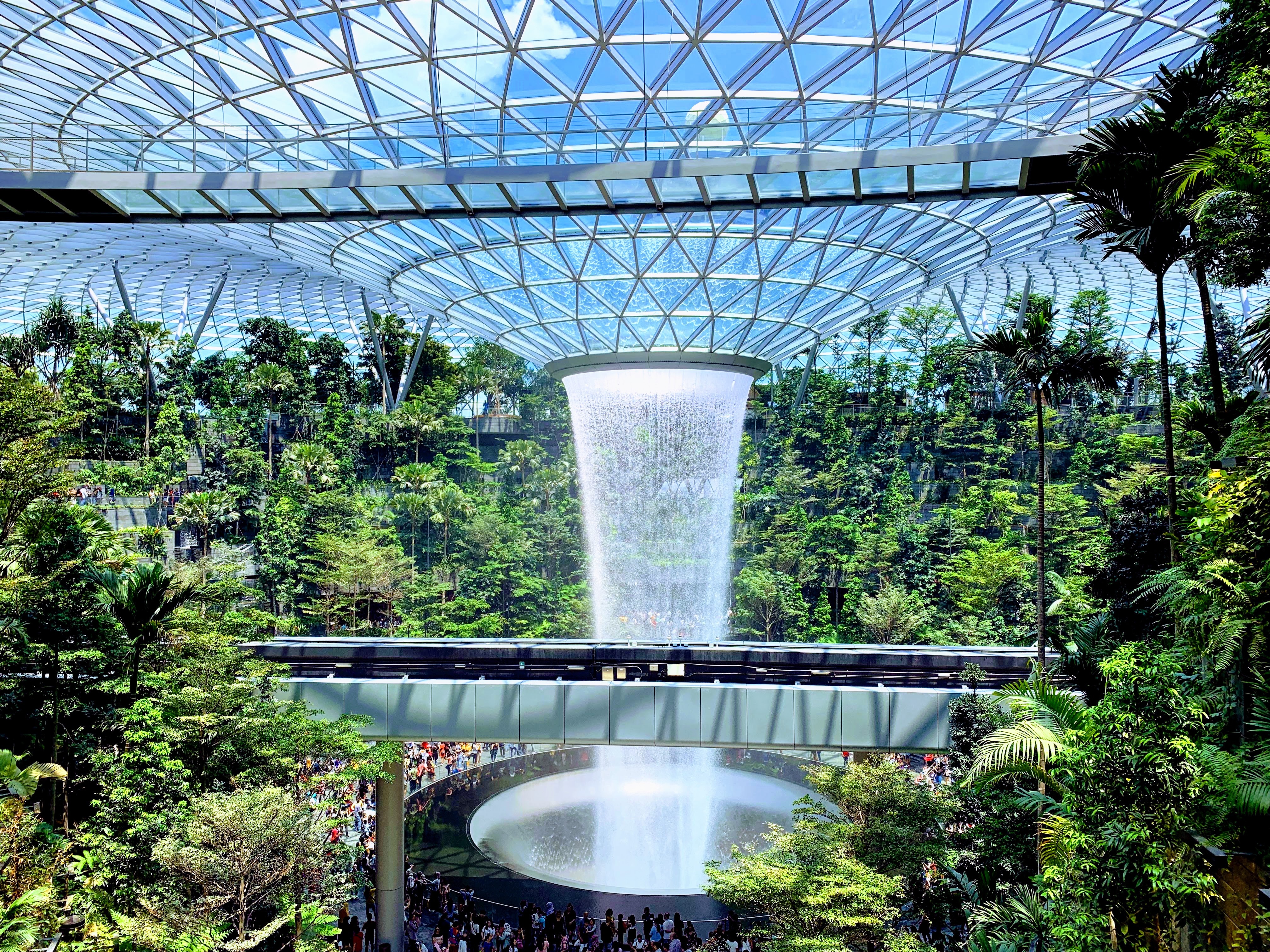 Аэропорт фонтан. Аэропорт Чанги Сингапур. Аэропорт Jewel Changi, Сингапур. Сингапурский аэропорт Чанги (Changi). 1. Аэропорт Чанги, Сингапур.